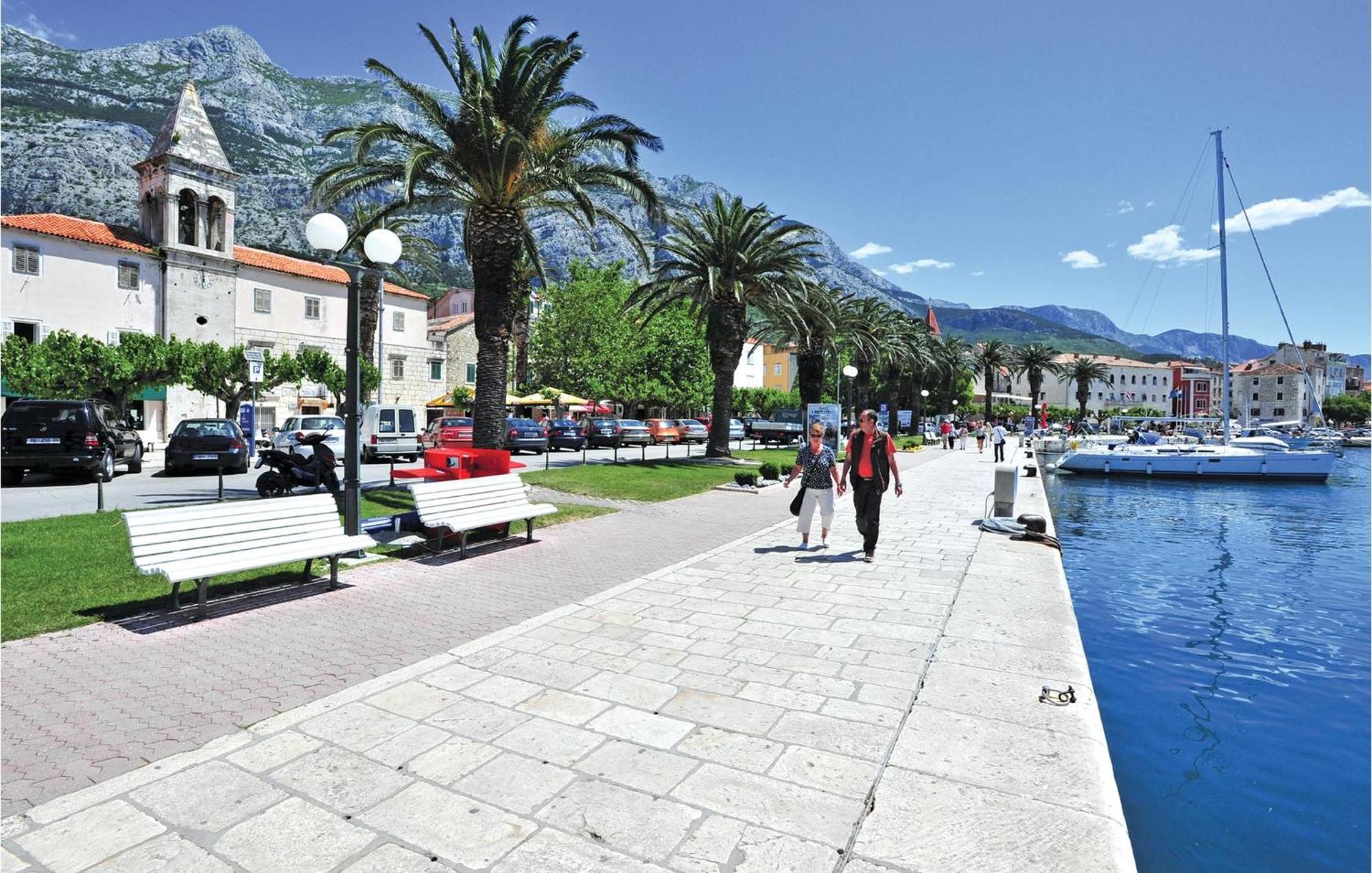 Amazing Apartment In Makarska With Wifi Екстер'єр фото